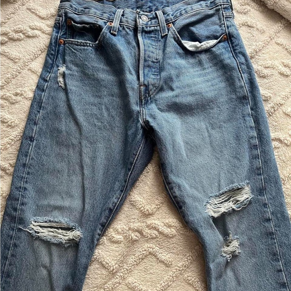 women levi’s 501s size 27